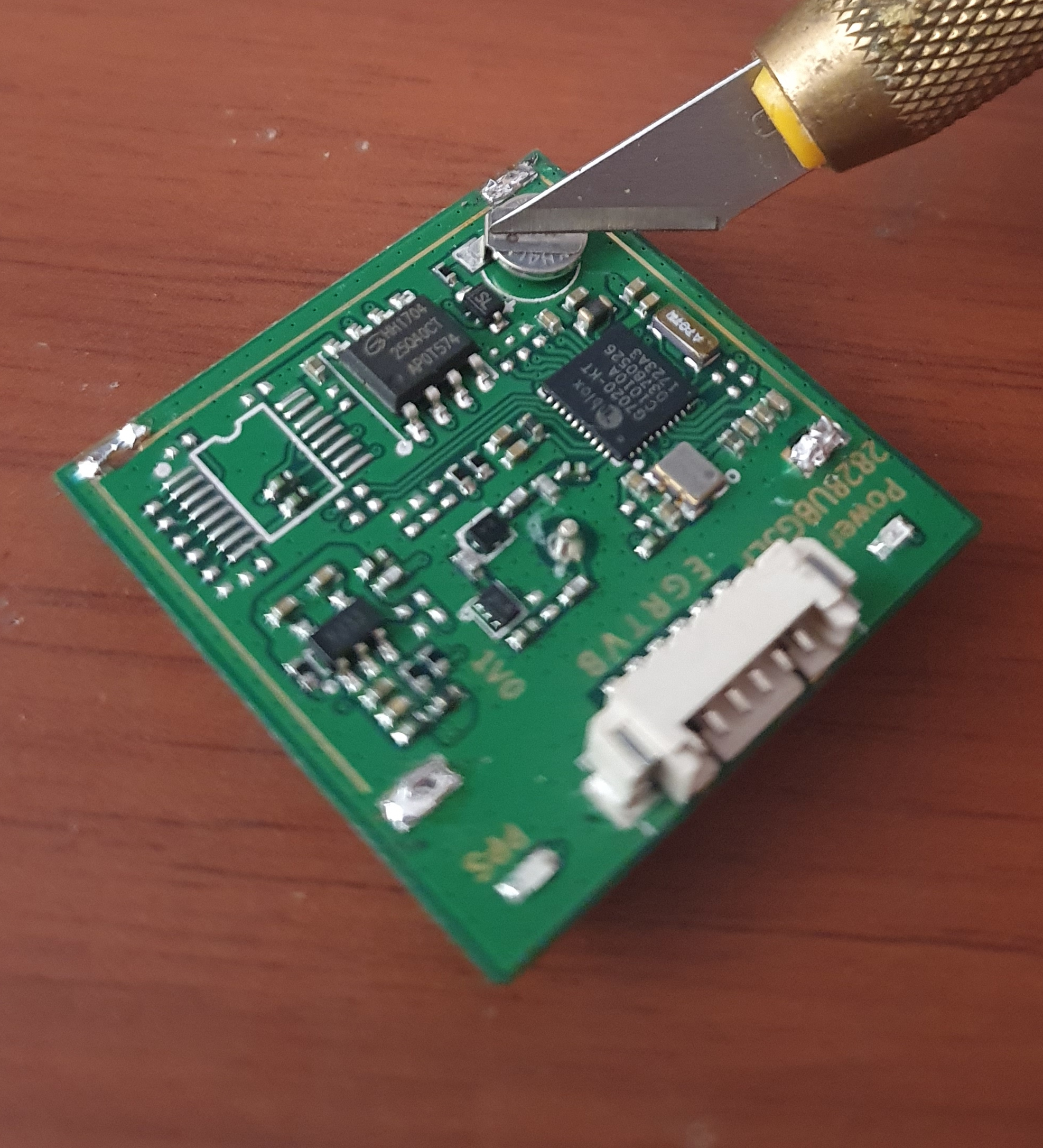 Internal view of the VK2828U7G5LF GPS module with its RF shield removed